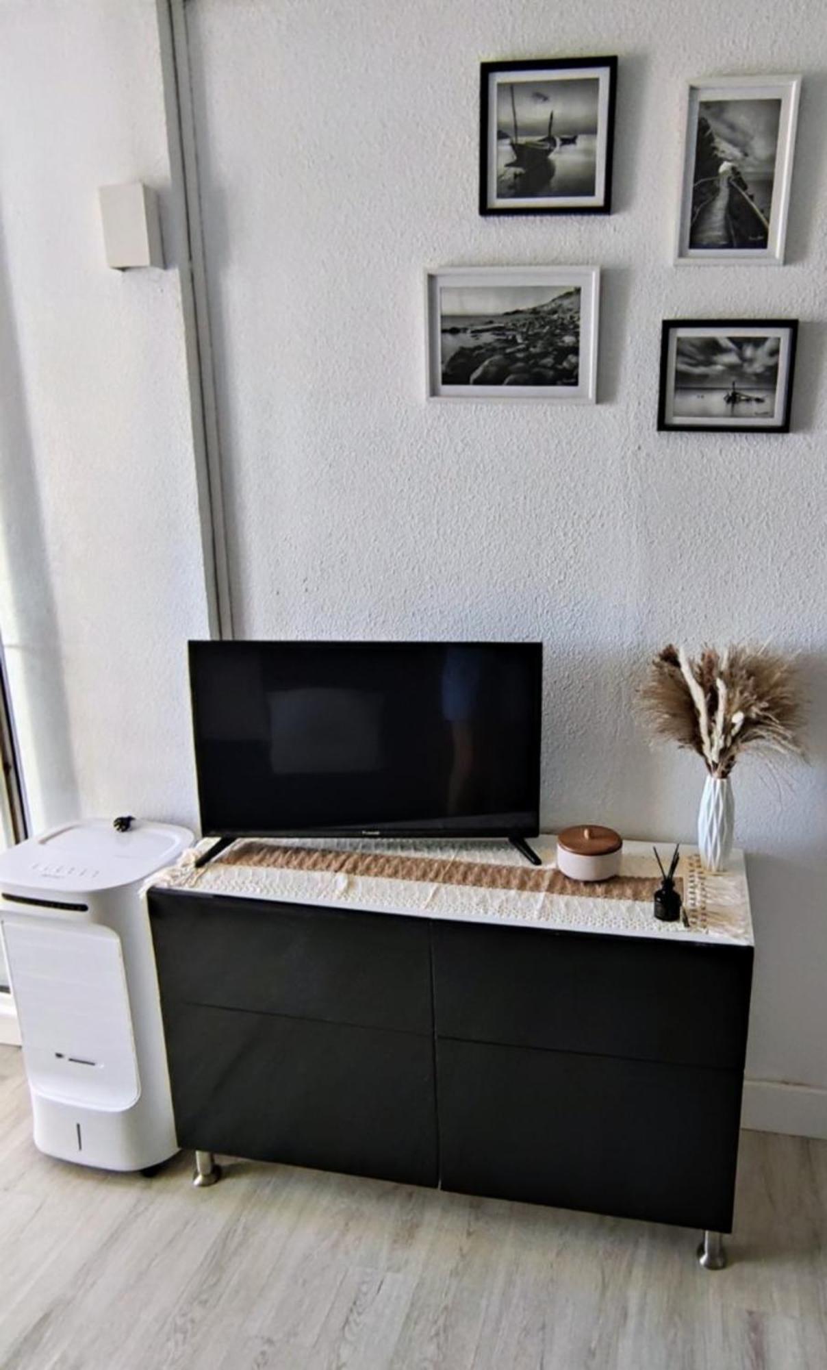 Studio Avec Vue Sublime Sur L'Etang Et Les Montagnes Catalanes เลอบาร์กาแรส ภายนอก รูปภาพ