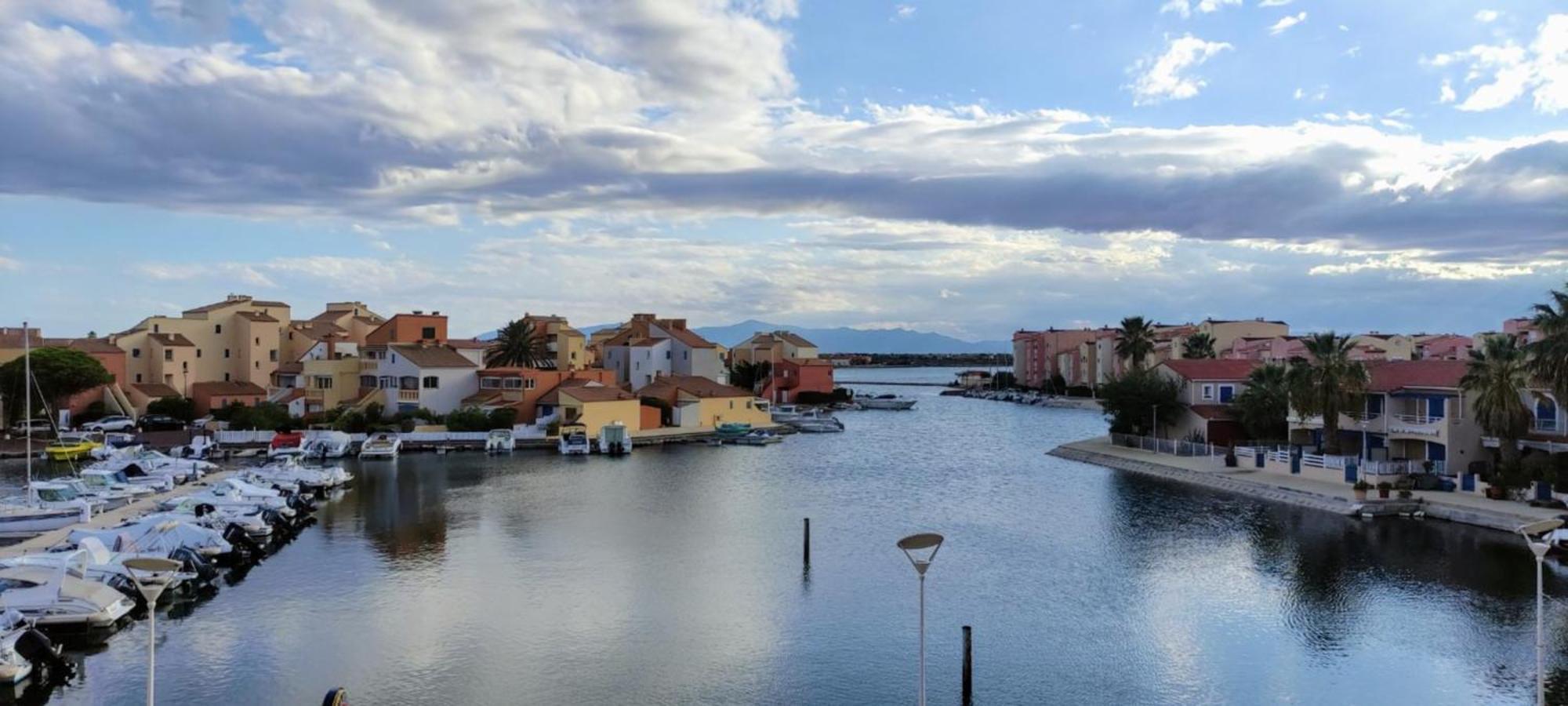 Studio Avec Vue Sublime Sur L'Etang Et Les Montagnes Catalanes เลอบาร์กาแรส ภายนอก รูปภาพ